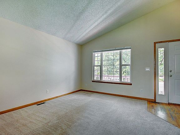 4th image of 12540 Beach St