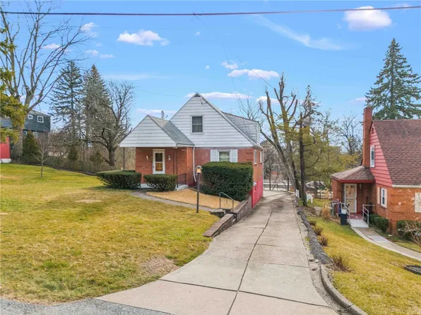 3 Barton Dr, Pittsburgh, PA 15221