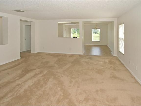 2nd image of 3072 Leflore Ln