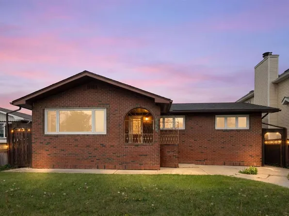 3019 E 37th St SW, Calgary, AB T3E 3B5