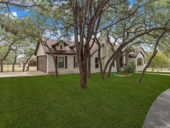 3rd image of 397 Coveney Trl