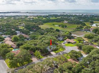 1102 S Paisano Dr, Rockport, TX 78382