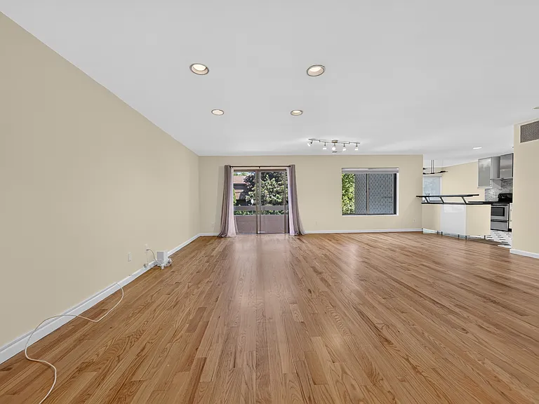 46 Acorn Ponds Dr #46 — Photo 9