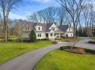 7 Crosby Pl, Cold Spring Harbor, NY 11724