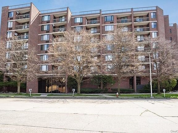 2nd image of 777 N Macquesten Pkwy APT 604