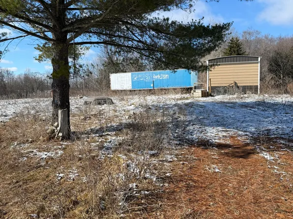 627 S Shaw Rd, Casnovia, MI 49318