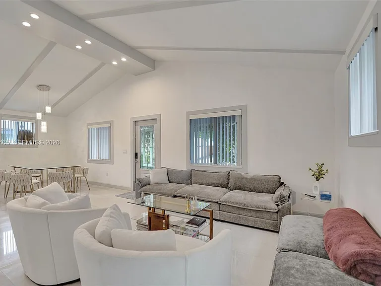 4541 SW 26th Ter — Photo 16