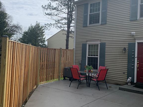 3rd image of 431 Palmtree Dr
