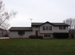W4769 Christeck Rd, Peshtigo, WI 54157