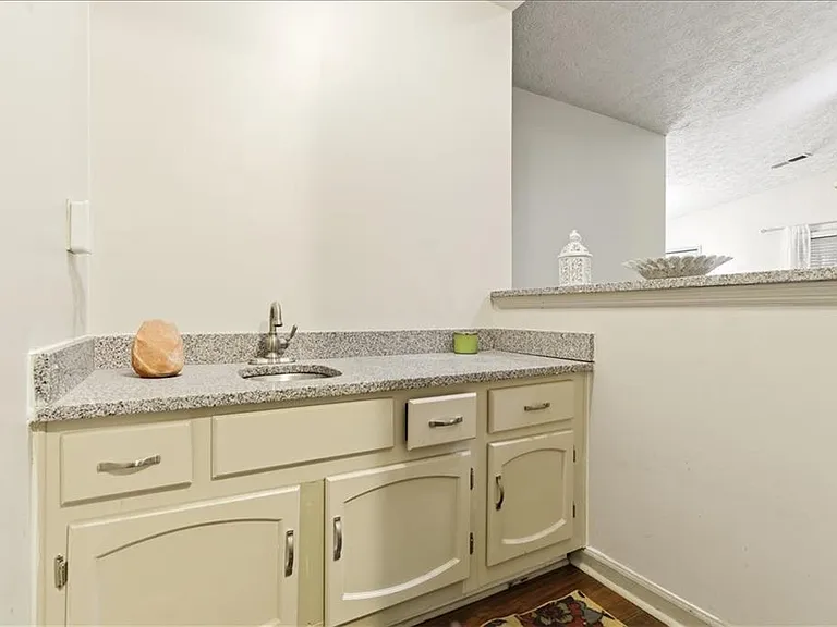 2025 Kristian Way — Photo 9