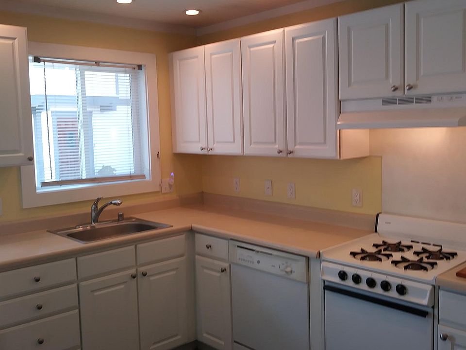 2nd image of 637 E St