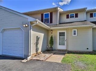 887 Briarstone Rd, Bethlehem, PA 18017