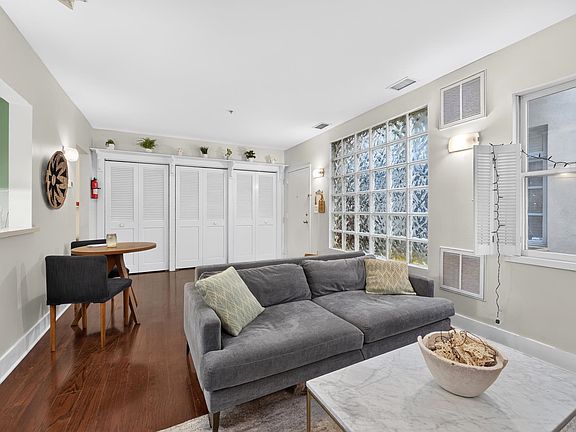 5th image of 219 Bloomfield St #B-2