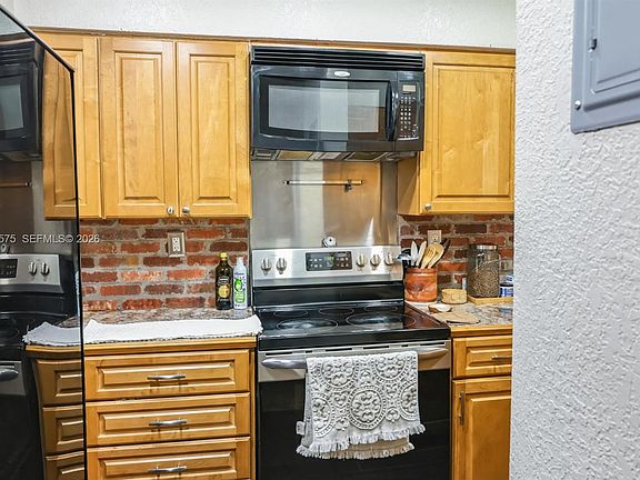 5th image of 1541 NE 34th Ct APT 104