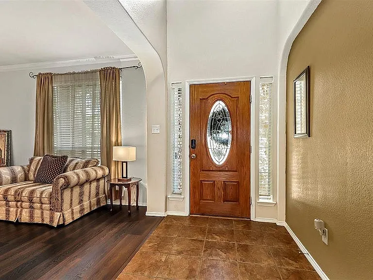 4345 Mountain Crest Dr — Photo 2