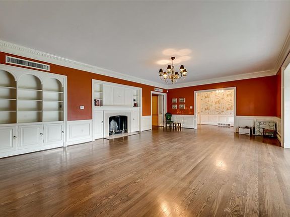 4th image of 1221 Governors Dr