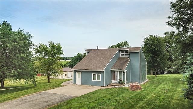 1st image of 3 SE Hillcrest Dr