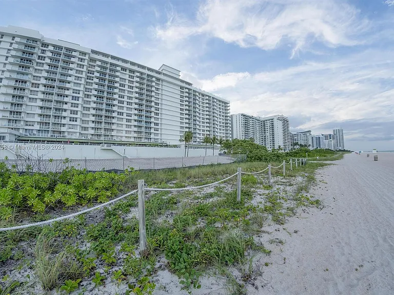 5601 Collins Ave #1603 — Photo 37