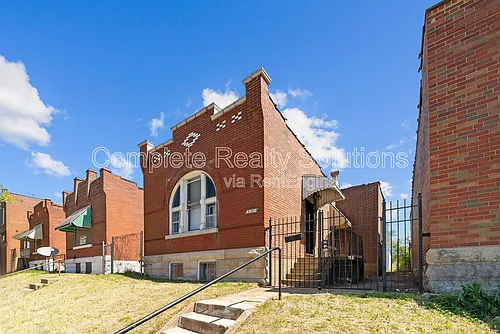 4038 California Ave Photo 1