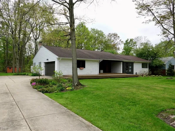 6842 Metro Park Dr, Mayfield Village, OH 44143