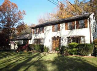 38 Cranbury Dr, Trumbull, CT 06611