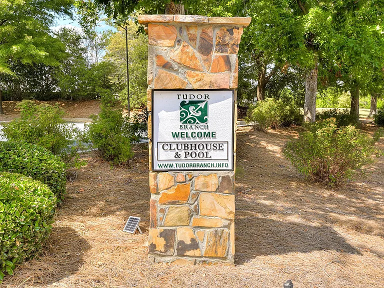 4050 Stowe Dr — Photo 49