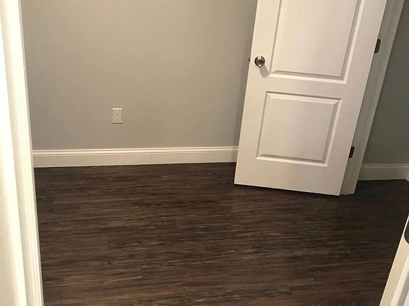 3rd image of 137 Stroud Ave Floor 3
