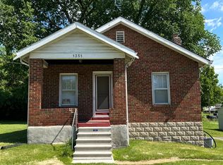 1351 Chambers Rd, Saint Louis, MO 63135