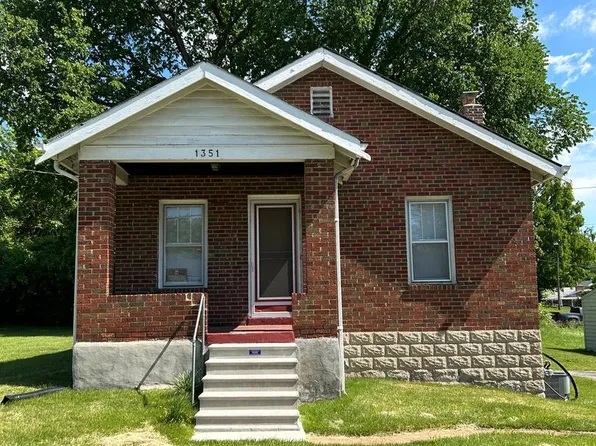 1351 Chambers Rd, Saint Louis, MO 63135