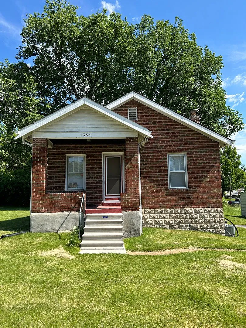 1351 Chambers Rd photo 1