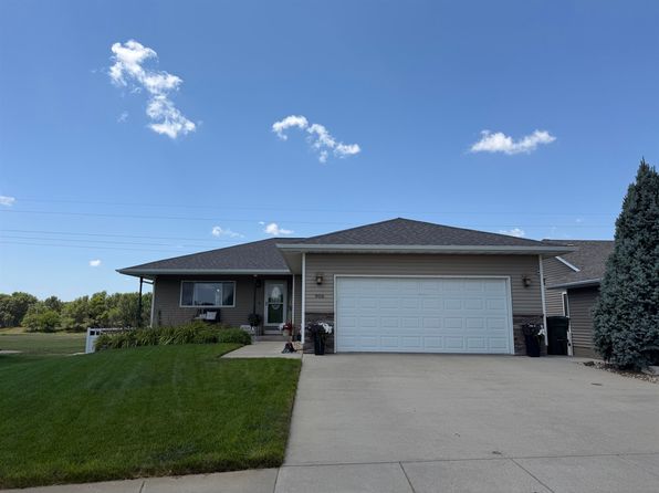 906 Blue Stem Cir