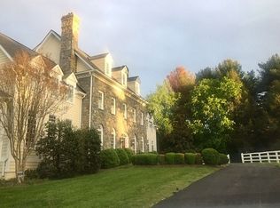 541 Springvale Rd, Great Falls, VA 22066