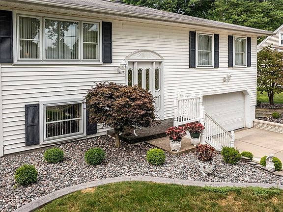 3rd image of 2380 Avalon Dr