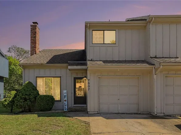 7507 Long St, Lenexa, KS 66216