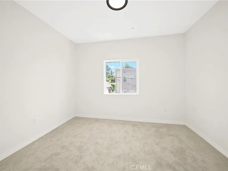 1372 Carmona Ave — Photo 29