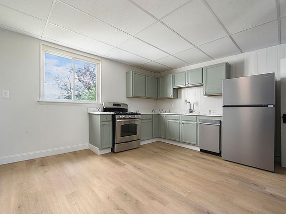 2nd image of 120 Cherry St