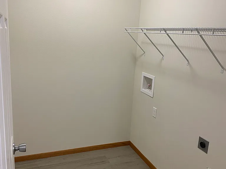 220 E Main St — Photo 9