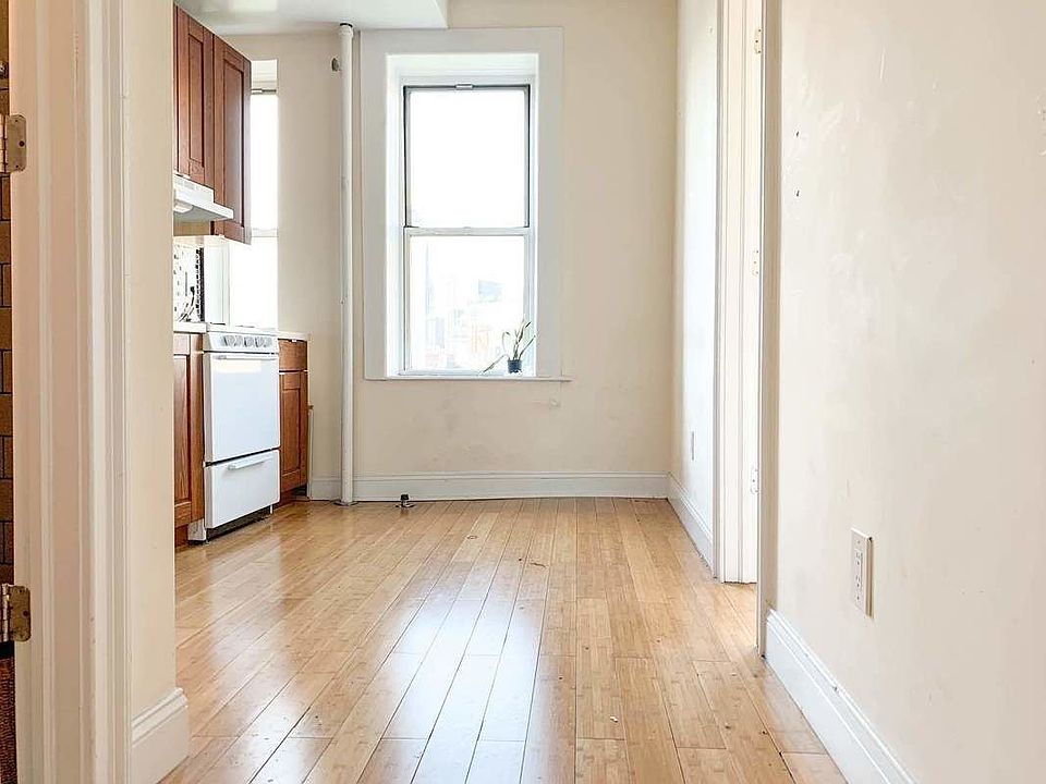 1st image of 50 Horatio St APT 17A