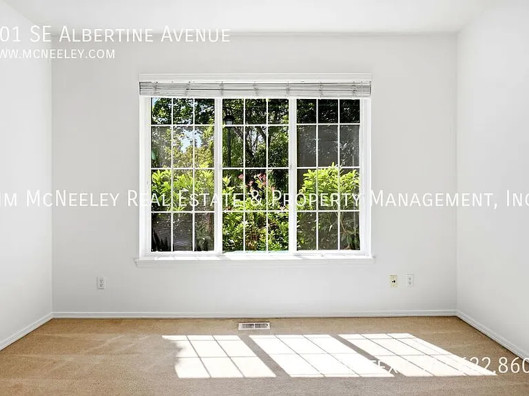 901 SE Albertine St — Photo 17