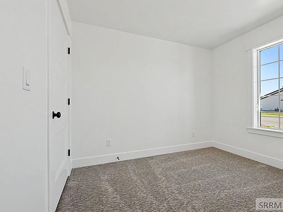 5th image of 932 Montezuma St