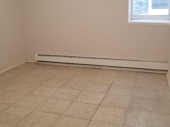 4th image of 2157 Belmont Ave APT 1