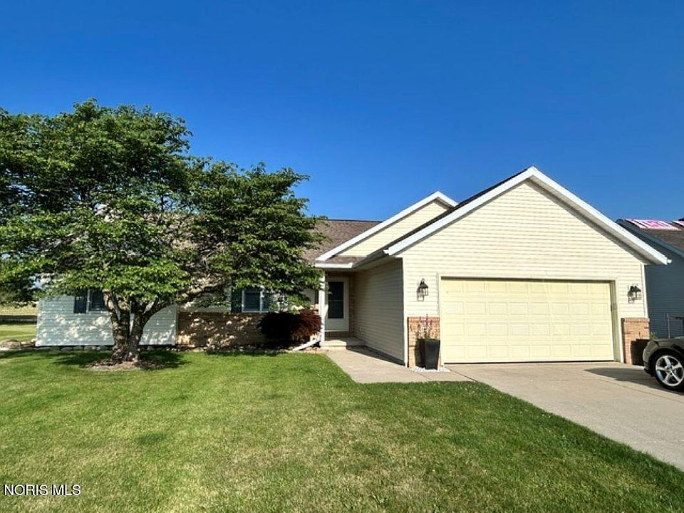 1st image of 210 Ash Dr