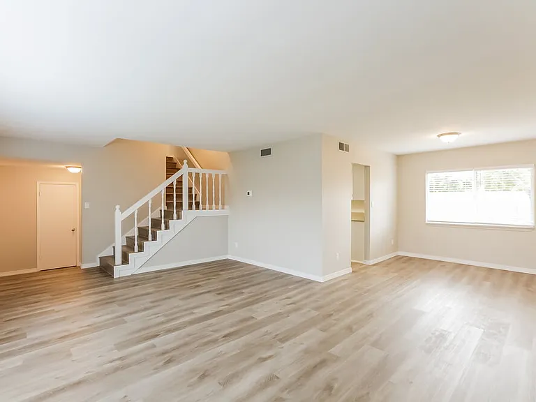 2633 W Monte Ave — Photo 4