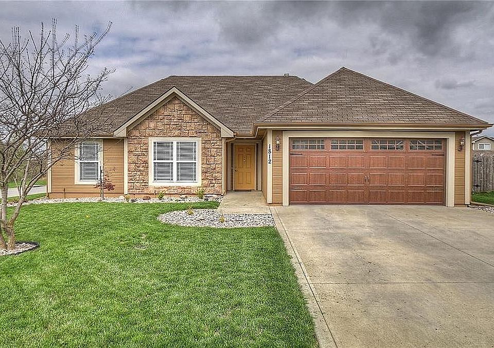 1812 N 156th St, Basehor, KS 66007 Zillow