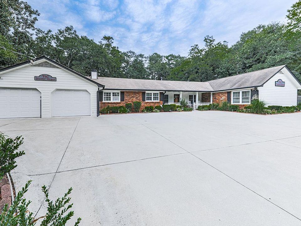 1st image of 3605 Shallowford Rd