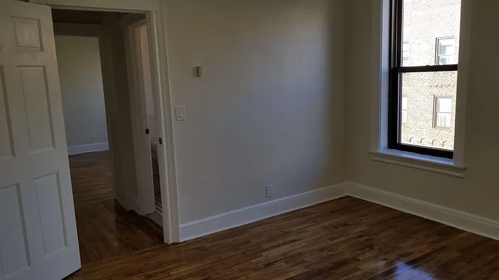 Rented by Realty Queens LLC | media 5