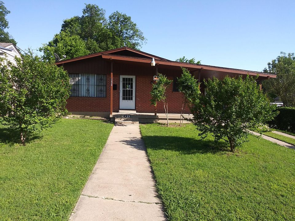 1st image of 1426 Oakley Ave