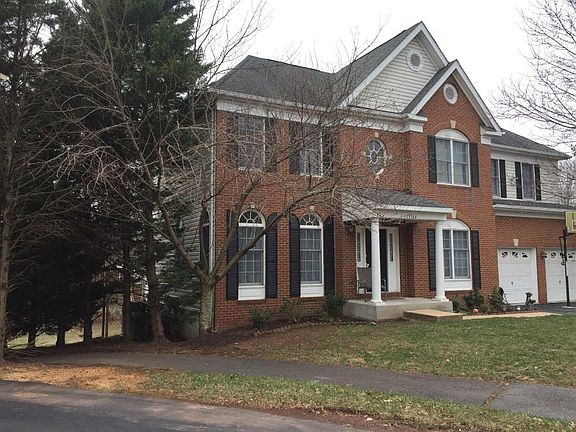 3rd image of 13364 Horsepen Woods Ln