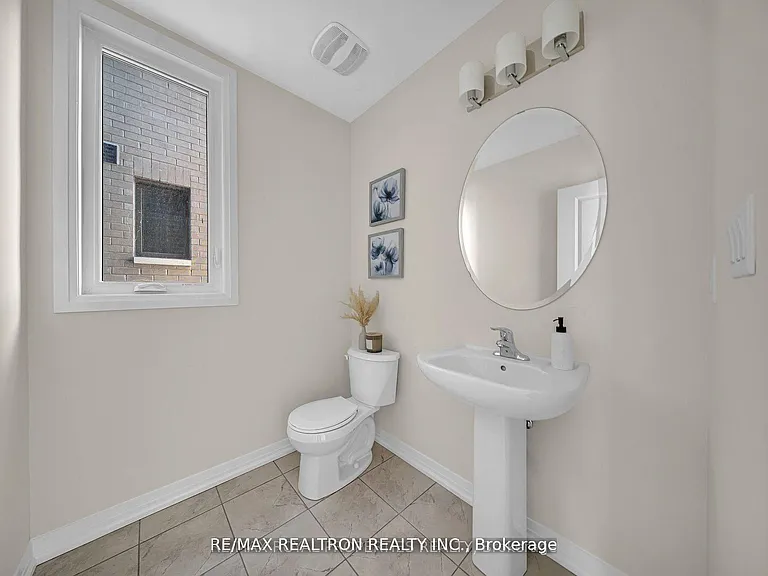 1053 Zircon Mnr — Photo 18