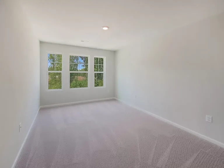 5851 Woodlawn Dr — Photo 13